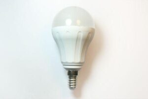 LAMPADINA a LED AIGOSTAR 175542 A5 A60 E14 9W 3000K Calda