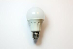 LAMPADINA a LED AIGOSTAR 177850 A5 A60 E27 12W 3000K Calda